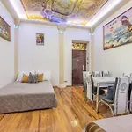 3br In Old Town - Self Check-in - 1 - Sleep Up To 8 Апартаменты