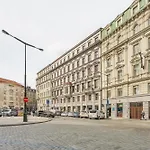 3br In Old Town - Self Check-in - 1 - Sleep Up To 8 * Прага