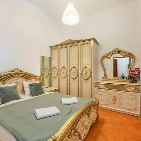 Апартаменты 3br In Old Town - Self Check-in - 1 - Sleep Up To 8 *