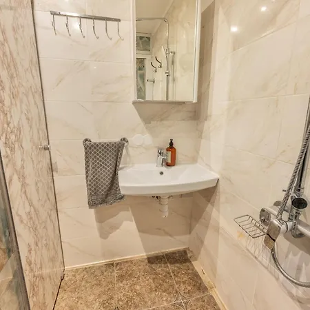 Appartamento 3br In Old Town - Self Check-in - 1 - Sleep Up To 8 *